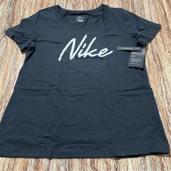 Nike - Picture 6 of 9